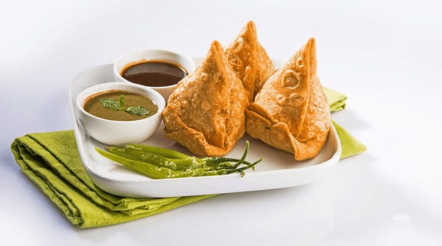 Meat Samosa (3 Pcs).
